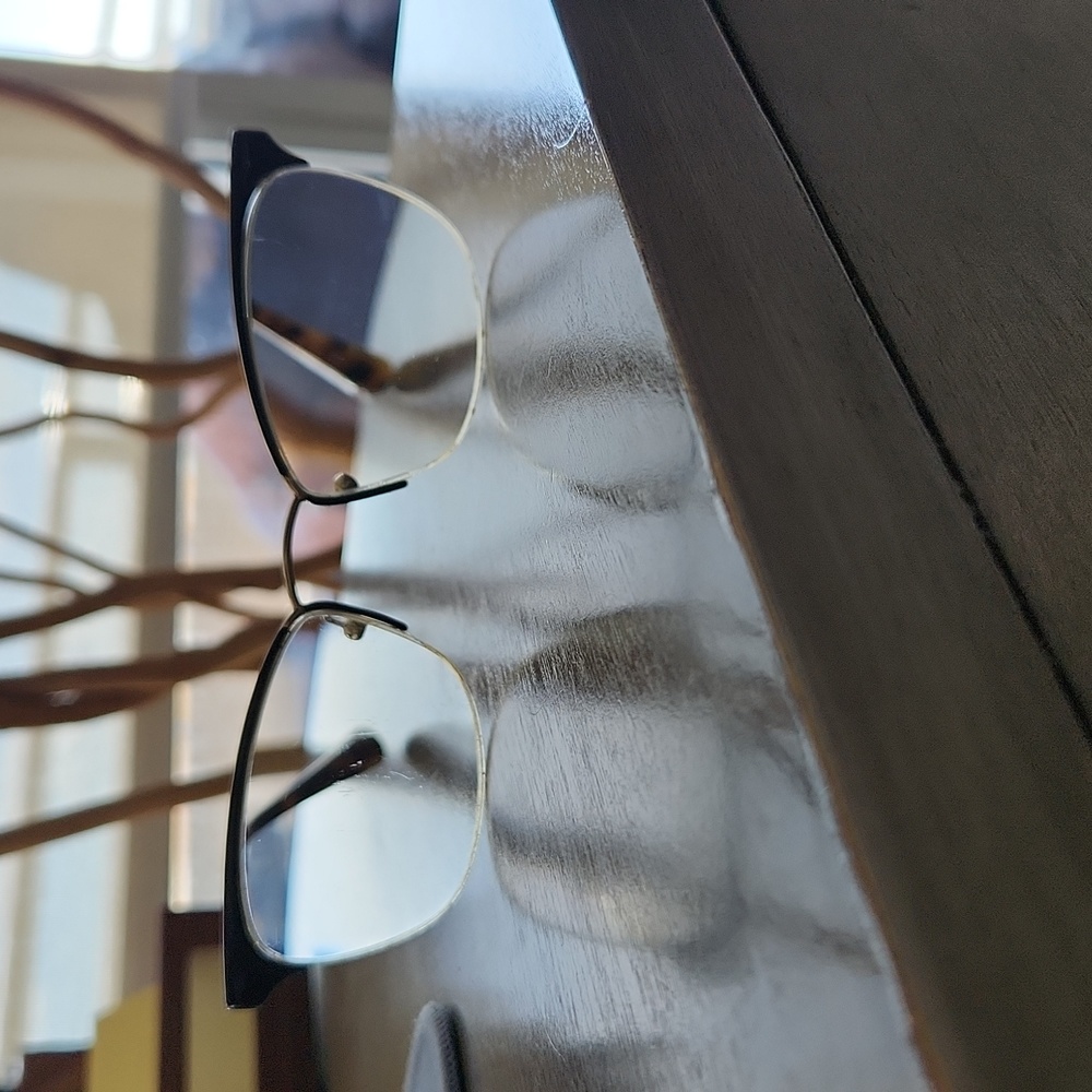 Prada frame for reading glasses, mising nose pad
